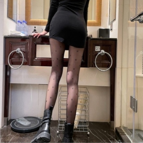 Plus Size Black Pantyhose w/Small CC - Picture 2 of 3